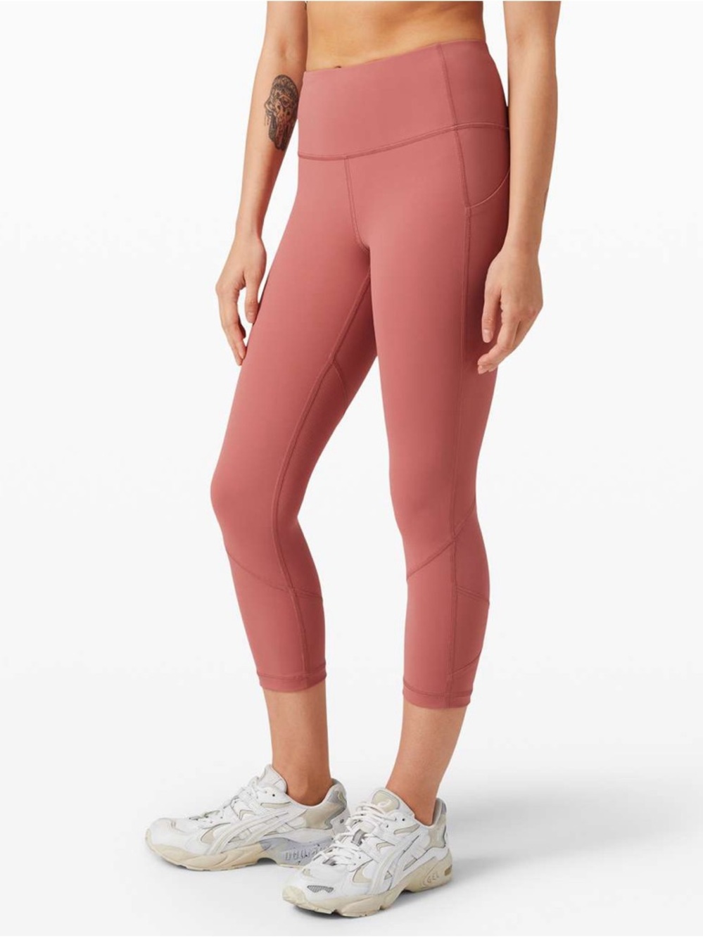 Lululemon Pace Rival High-Rise Crop 22"
Cherry Tint size 6